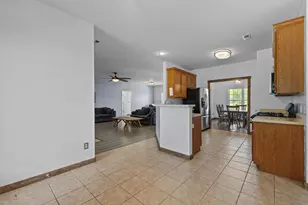 200 E Howard Dr, Jacksonville, NC 28540 - Photo 17