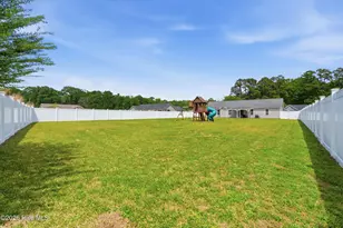 302 Tuscan Ct, Richlands, NC 28574 - Photo 33