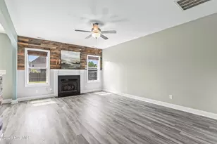 407 Canoe Ln, Swansboro, NC 28584 - Photo 9