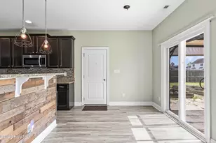 407 Canoe Ln, Swansboro, NC 28584 - Photo 11