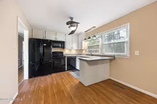 302 W 3rd Ave, Raeford, NC 28376 - Photo 11