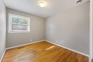 302 W 3rd Ave, Raeford, NC 28376 - Photo 17