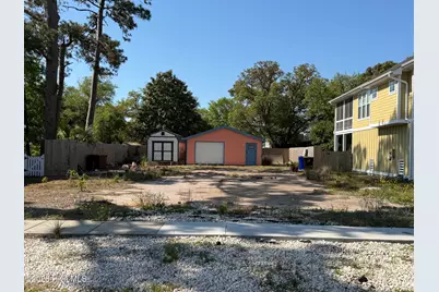 405 Fayetteville Avenue, Carolina Beach, NC 28428 - Photo 1
