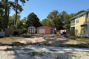 405 Fayetteville Ave, Carolina Beach, NC 28428 - Photo 1