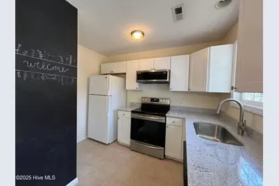907 N Sycamore Street, Aberdeen, NC 28315 - Photo 7