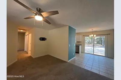 907 N Sycamore Street, Aberdeen, NC 28315 - Photo 3