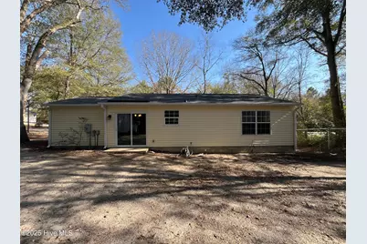 907 N Sycamore Street, Aberdeen, NC 28315 - Photo 15