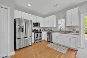 8010 Sweetgrass Ct, Wilmington, NC 28412 - Photo 11