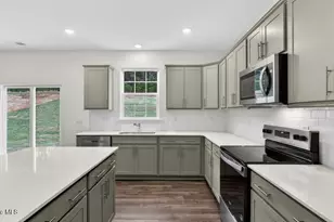 713 Lazy Elm Ln, Aberdeen, NC 28315 - Photo 5