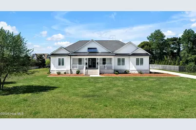 450 E Creekview Drive, Hampstead, NC 28443 - Photo 1