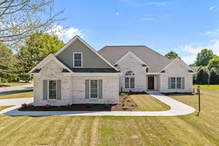 404 Donald Dr, Winterville, NC 28590 - Photo 3