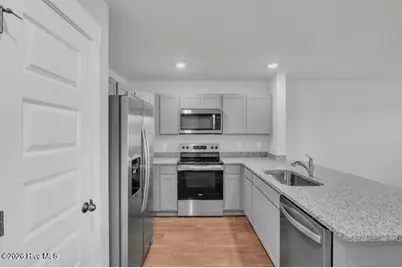109 N Grassland Road, Surf City, NC 28445 - Photo 3