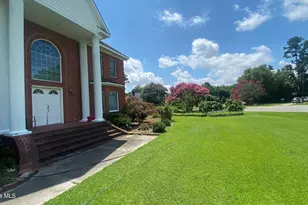 1181 Cedar Hill Dr, Williamston, NC 27892 - Photo 9