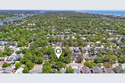 140 NE 14th Street, Oak Island, NC 28465 - Photo 5