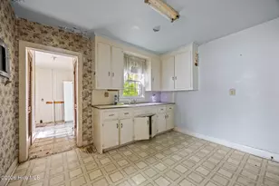 111 Chestnut Dr, Beaufort, NC 28516 - Photo 9