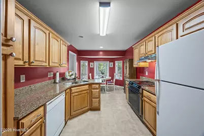 120 Saint Andrews Circle, New Bern, NC 28562 - Photo 9