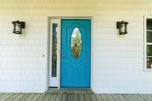 104 SW 28th St, Oak Island, NC 28465 - Photo 9