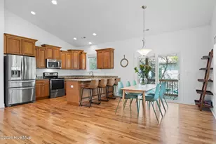 129 NE 8th St, Oak Island, NC 28465 - Photo 5