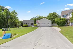 303 N Grazing Ct, Sneads Ferry, NC 28460 - Photo 3