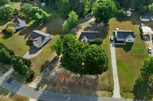115 Sommerset Dr, Clayton, NC 27520 - Photo 3