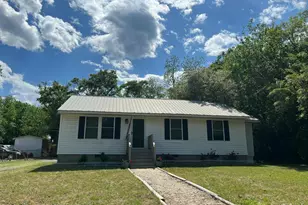 206 D Carlton St, Carthage, NC 28327 - Photo 3