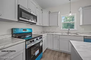 429 Royal Shore Ln, Holly Ridge, NC 28445 - Photo 9
