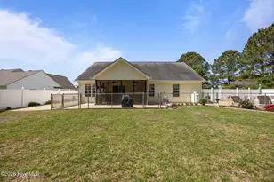 116 Bur Oaks Blvd, Newport, NC 28570 - Photo 7