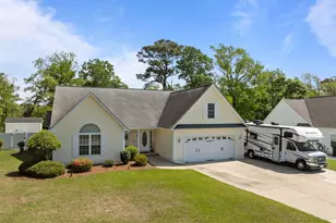 116 Bur Oaks Blvd, Newport, NC 28570 - Photo 3