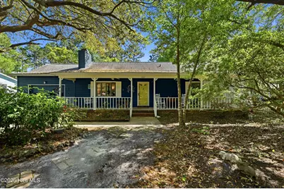 227 E 11th Street, Southport, NC 28461 - Photo 1