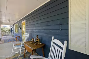 227 E 11th St, Southport, NC 28461 - Photo 3