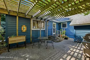 227 E 11th St, Southport, NC 28461 - Photo 29