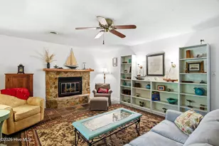 227 E 11th St, Southport, NC 28461 - Photo 9