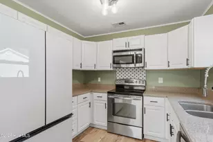 220 E Lakeridge Landing, Jacksonville, NC 28546 - Photo 11