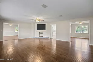 113 Stuart Ave, Lake Waccamaw, NC 28450 - Photo 9