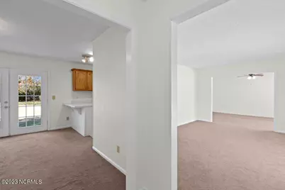 219 Edgewood Drive, Jacksonville, NC 28546 - Photo 5