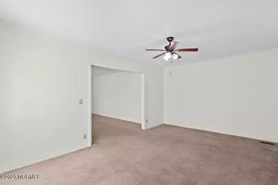 219 Edgewood Drive, Jacksonville, NC 28546 - Photo 7