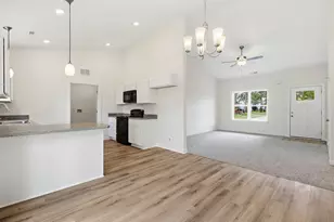 113 N King St, Hubert, NC 28539 - Photo 11