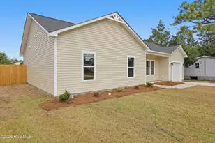 113 N King St, Hubert, NC 28539 - Photo 5