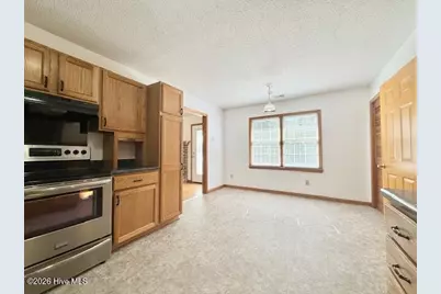1215 Willow Springs Drive W, Richlands, NC 28574 - Photo 7