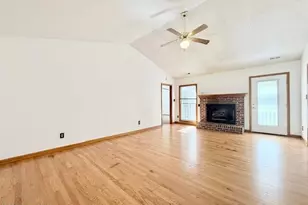 1215 Willow Springs Dr W, Richlands, NC 28574 - Photo 3