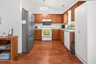 106 Ellen Ct, Jacksonville, NC 28540 - Photo 11