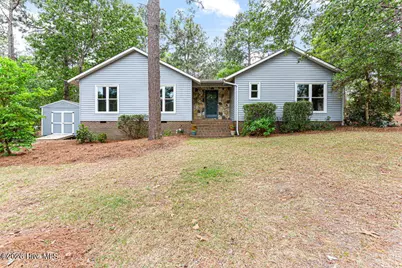 420 E Hedgelawn Way, Southern Pines, NC 28387 - Photo 1