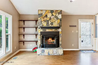 420 E Hedgelawn Way, Southern Pines, NC 28387 - Photo 17