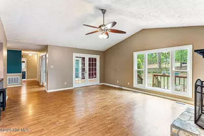 420 E Hedgelawn Way, Southern Pines, NC 28387 - Photo 15