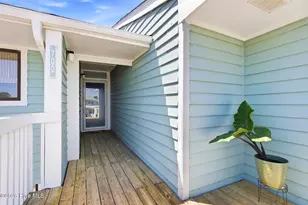 105 Teakwood Dr, Carolina Beach, NC 28428 - Photo 1