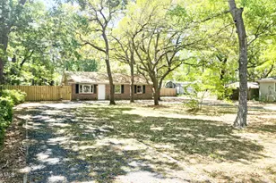 301 Stuart Ave, Southport, NC 28461 - Photo 17