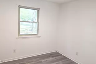301 Stuart Ave, Southport, NC 28461 - Photo 13