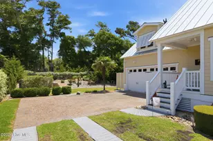 422 Sunrise Ct, Emerald Isle, NC 28594 - Photo 37