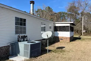 2185 Peacock Rd, Whiteville, NC 28472 - Photo 9