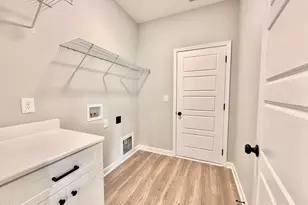 3731 Chatsworth Dr, La Grange, NC 28551 - Photo 5